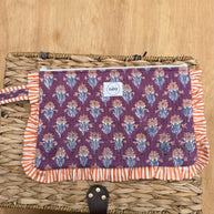 Quilted Ruffle pouch 01