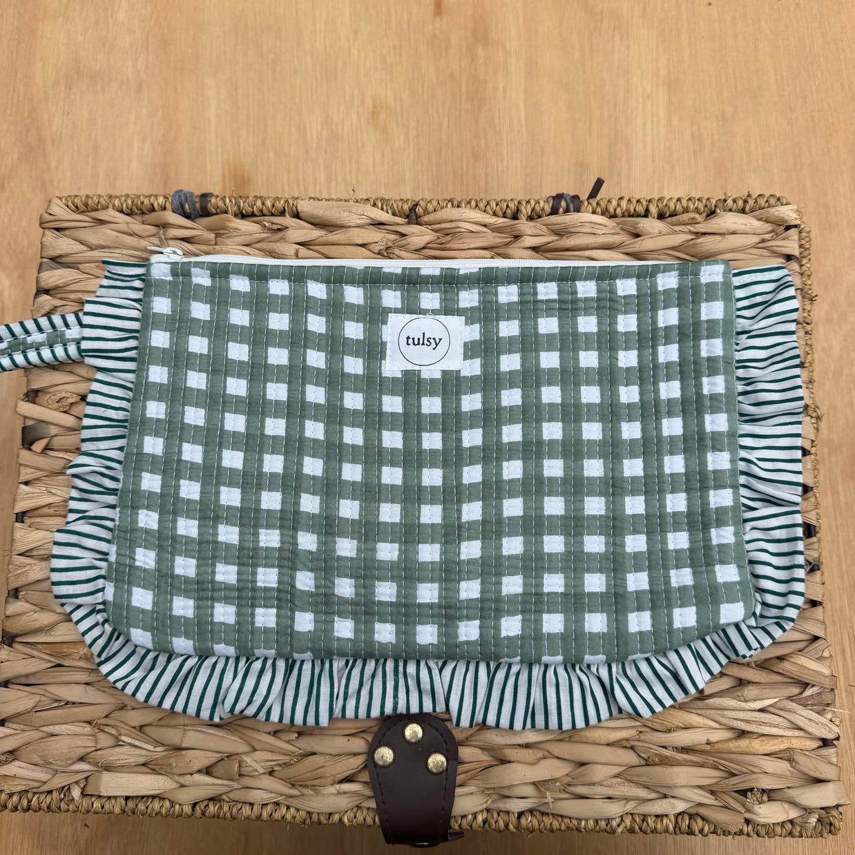 Quilted Ruffle pouch 15