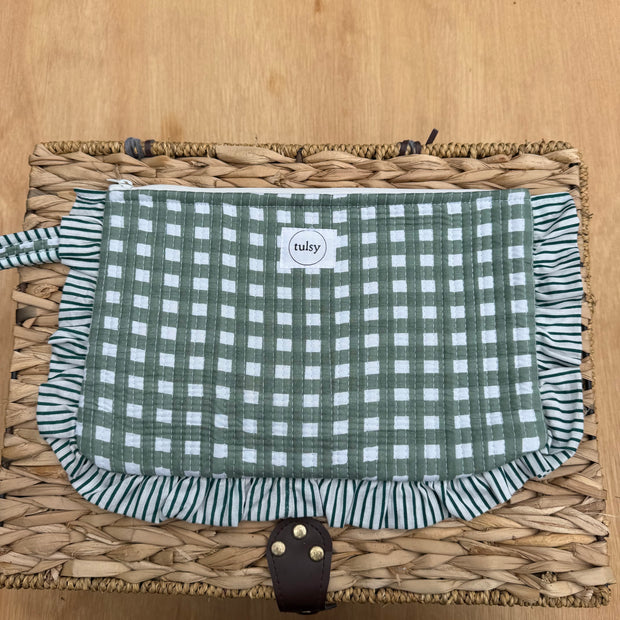 Quilted Ruffle pouch 15