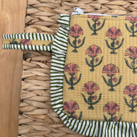 Quilted Ruffle pouch 04