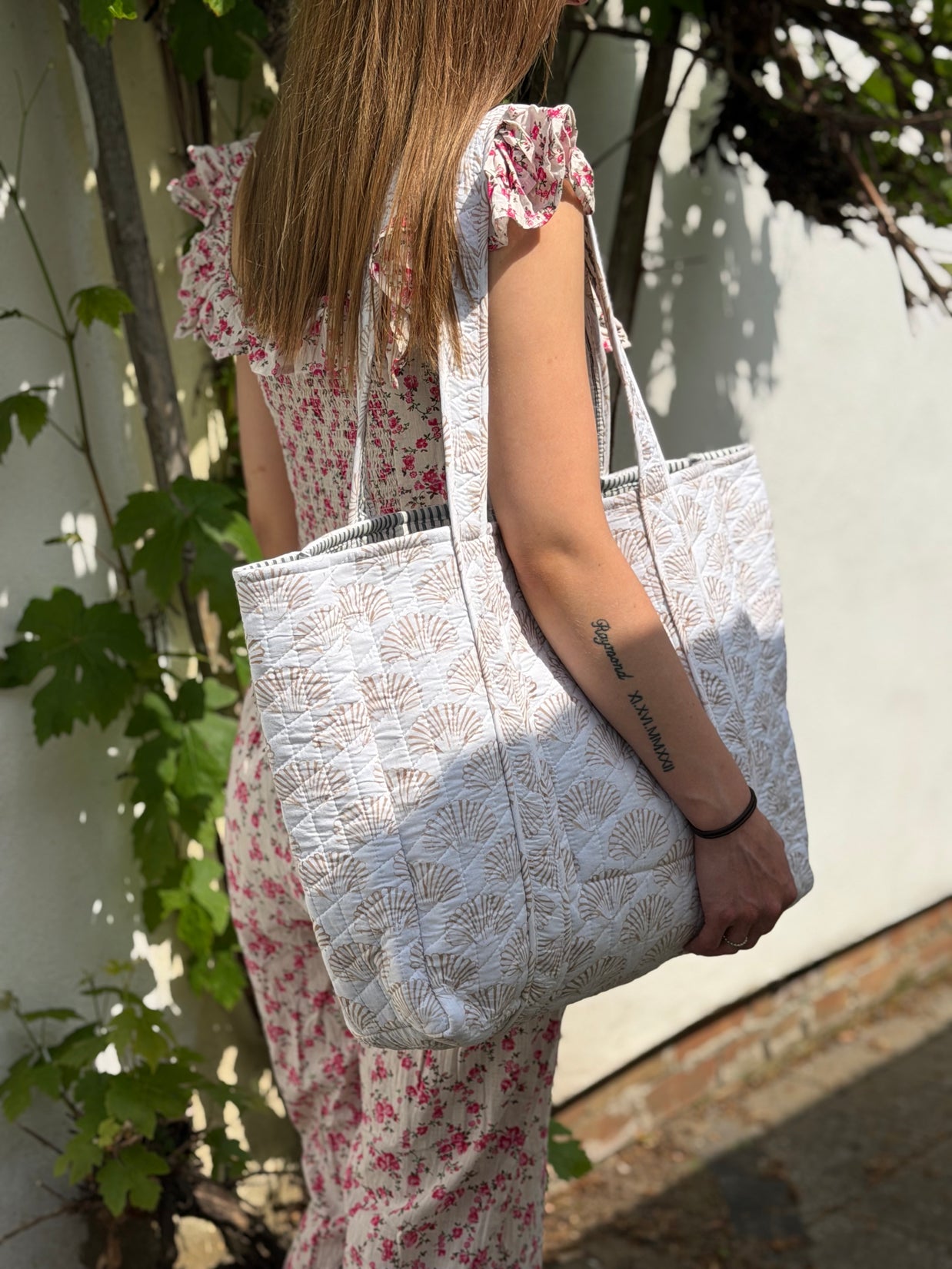 Shell Print Reversible Bag Set