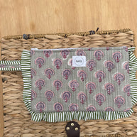 Quilted Ruffle pouch 08