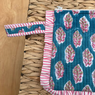 Quilted Ruffle pouch 07