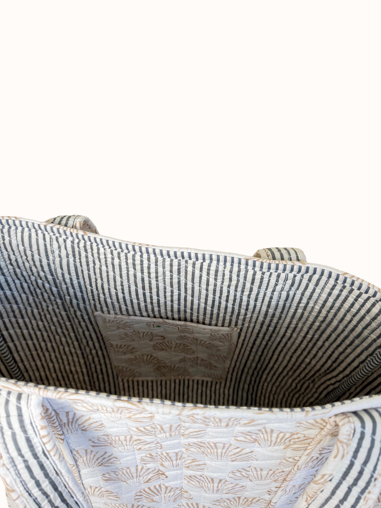 Shell Print Reversible Bag Set